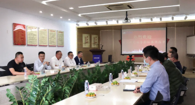 东莞市工信局与镇经发局领导莅临天九娱乐参观指导